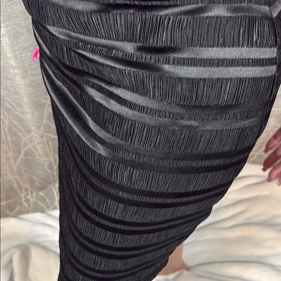 Vince Camuto Black Ruched Bodycon Midi Dress - Picture 5 of 9
